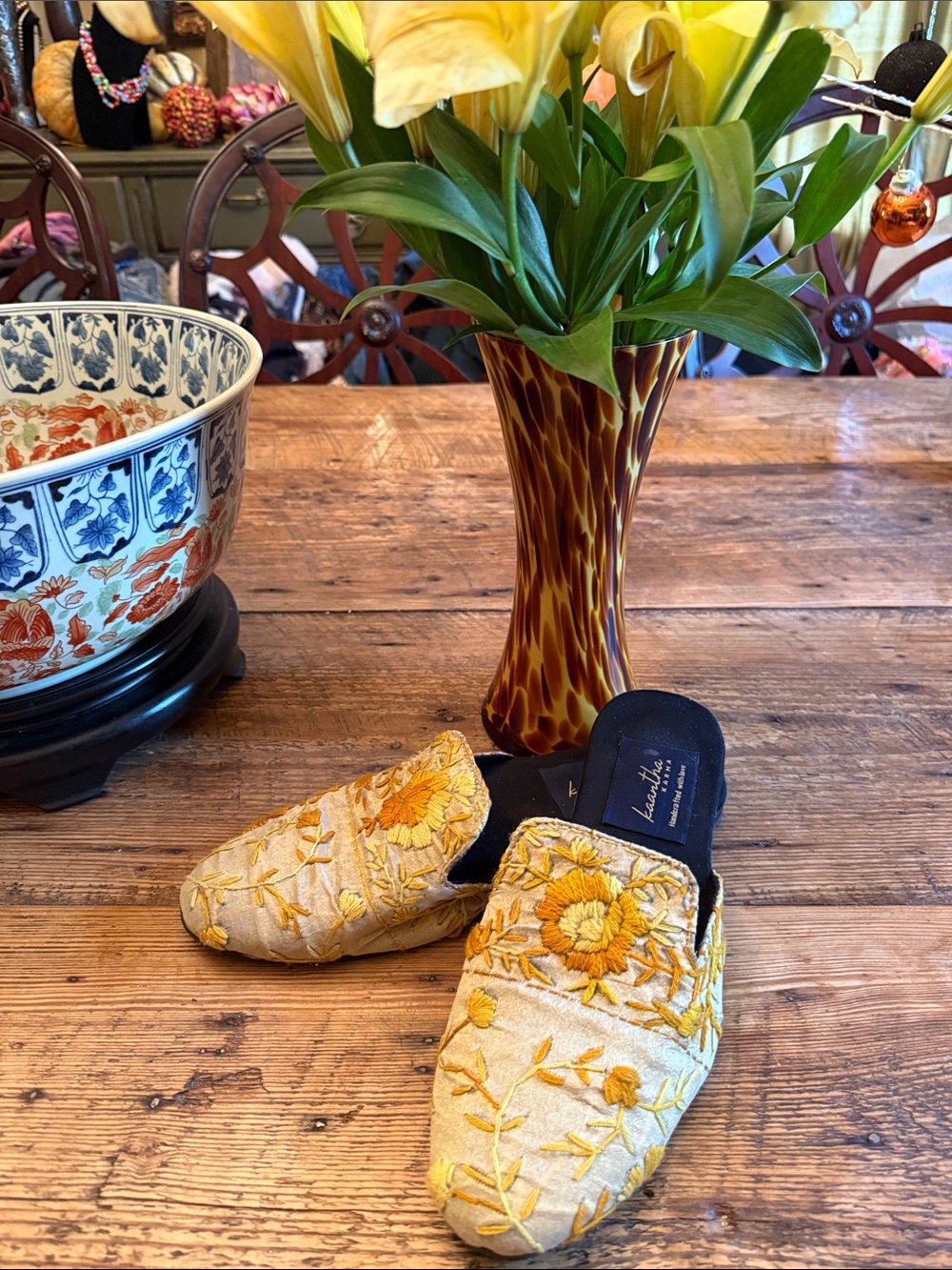 Kaantha karma  Hand-Embroidered Yellow Floral Slip-On Mules great shape 9